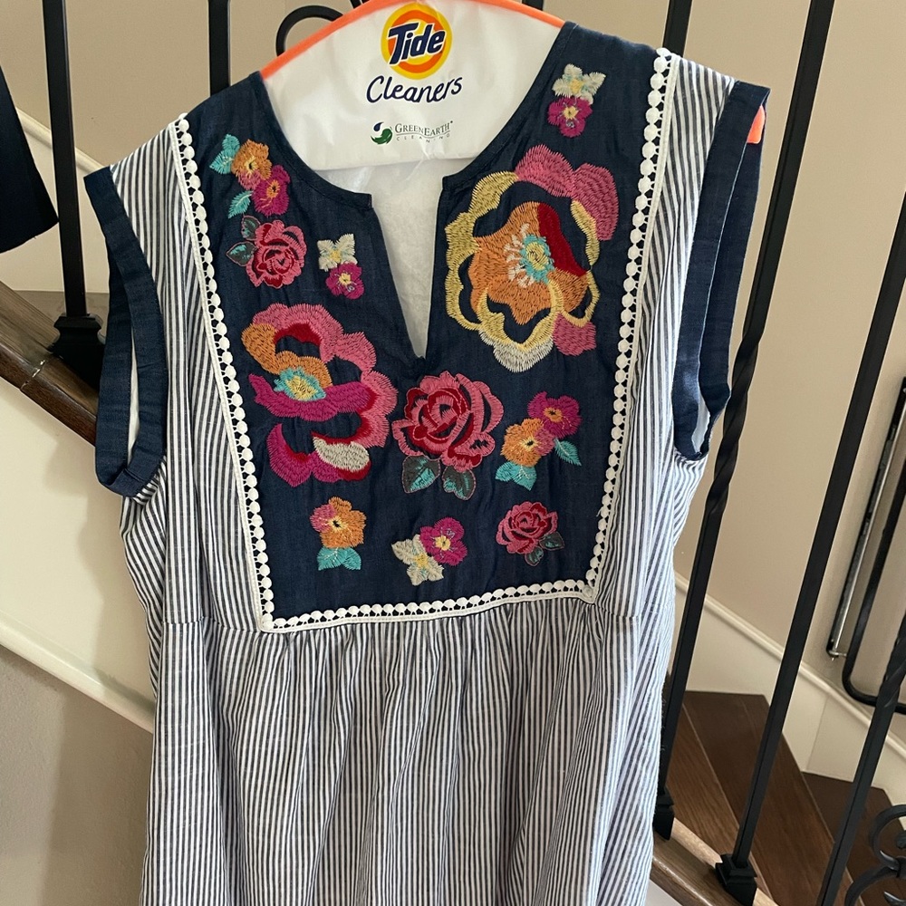 Savanna Jane - Embroidered Shift Dress
